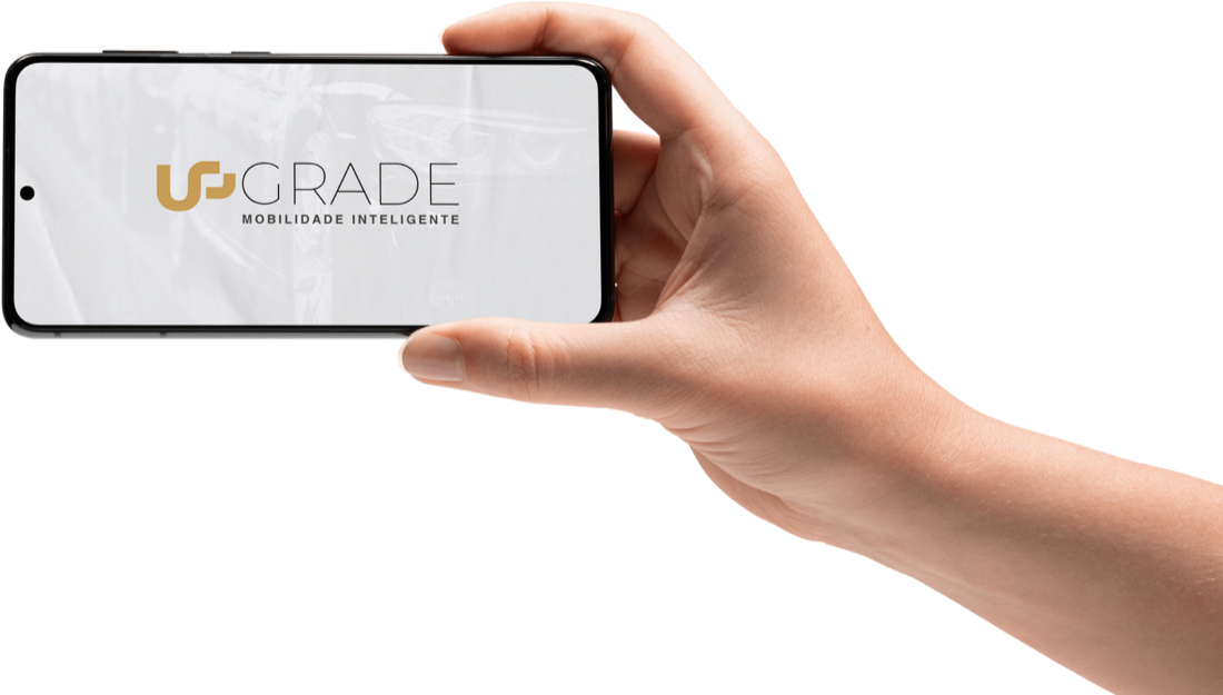 Celular com a plataforma de rastreamento da Upgrade